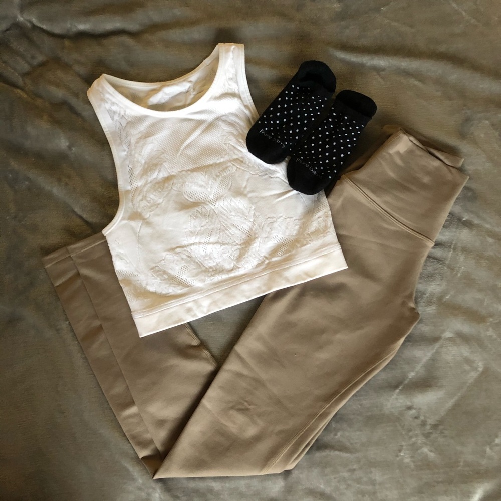 Alo yoga airbrush leggings in gravel glossy